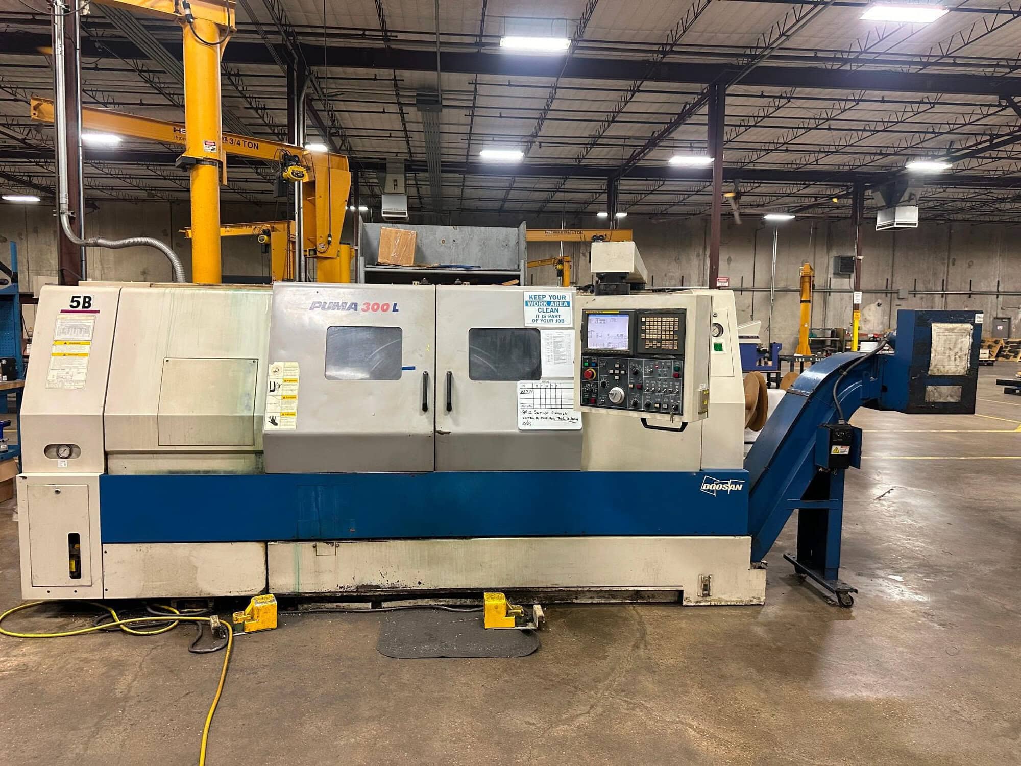 Doosan Puma 300LC CNC Lathe, 2006 - Low Hours, 15" Chuck, Chip Conveyor, Programmable Tailstock, Presetter