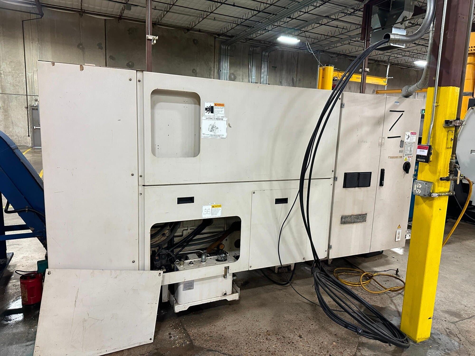 Doosan Daewoo Puma 300C CNC Lathe, 2005 - 15" Chuck, Chip Conveyor, Programmable Tailstock - Image 15