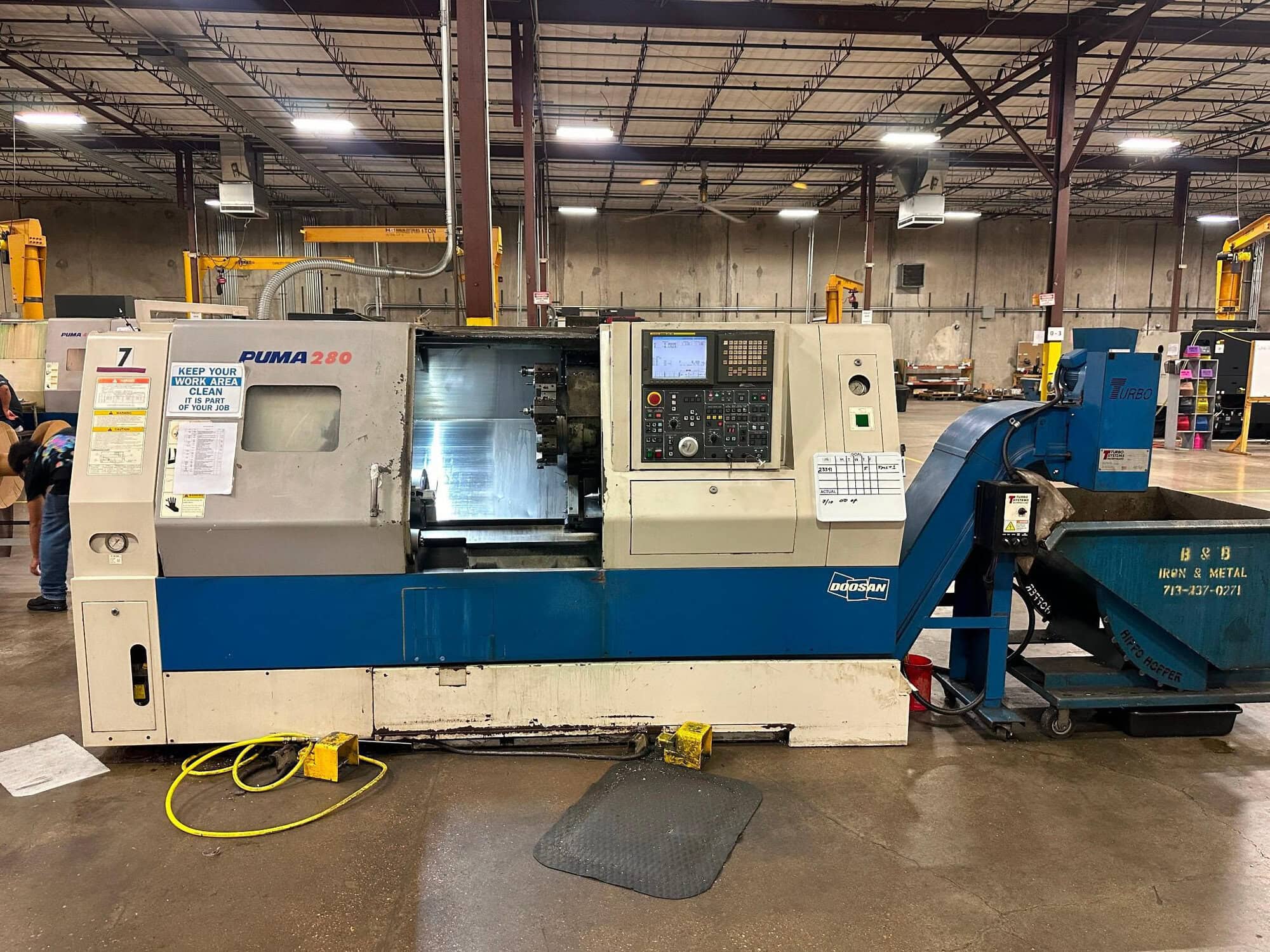 Doosan Puma 280 CNC Lathe, 2007 - Low Hours, 10" Chuck - Image 2