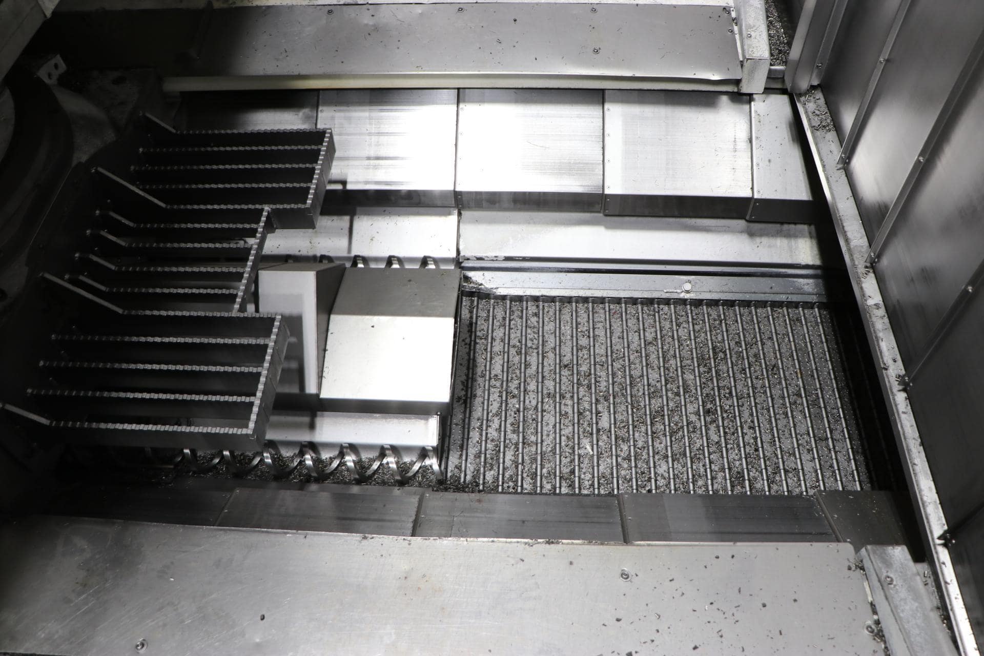 Okuma MB-8000H CNC Horizontal Machining Center, 2021 - Through Spindle Coolant; Chip Conveyor - Image 13