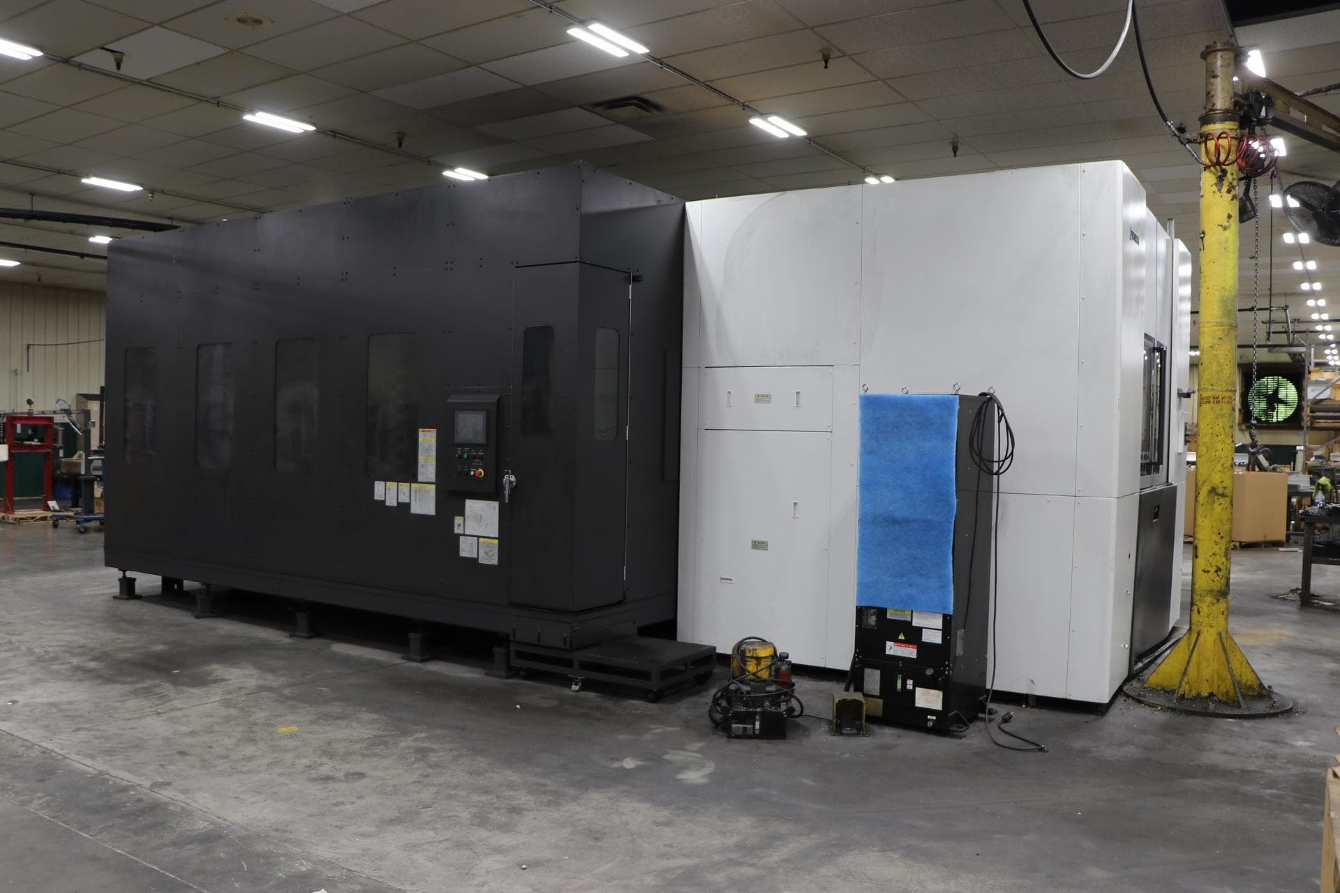 Okuma MB-8000H CNC Horizontal Machining Center, 2021 - Through Spindle Coolant; Chip Conveyor - Image 5