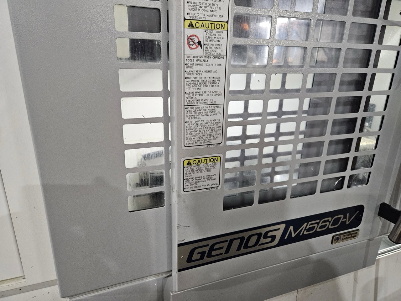Okuma Genos M560-V CNC VMC, 2022 - Low Hours, TSC, Probes, 4th Axis, Chip Conveyor, 15K Spindle - Image 3