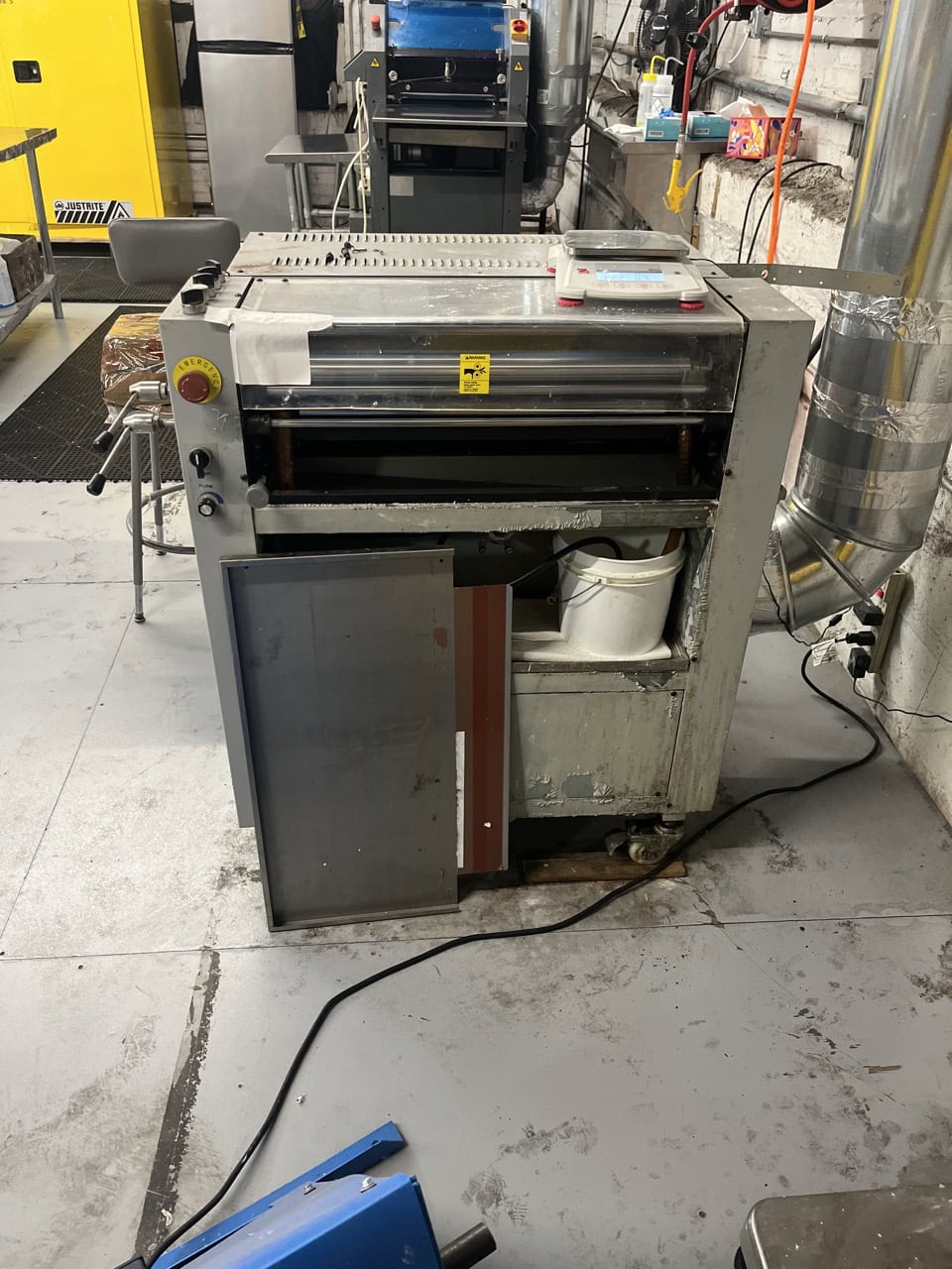 Graphic Wizard Vividcoater XDC 530 Micro UV Coater for Coating Paper or Paperboard, Includes Feeder - Image 3