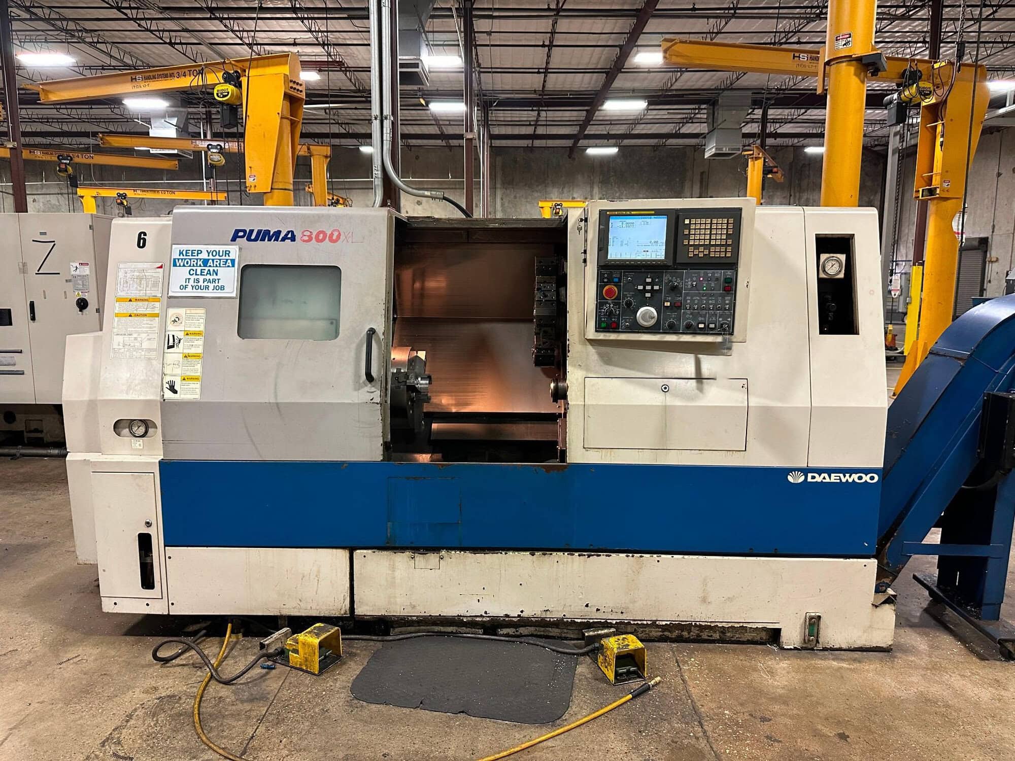 Doosan Daewoo Puma 300C CNC Lathe, 2005 - 15" Chuck, Chip Conveyor, Programmable Tailstock - Image 3