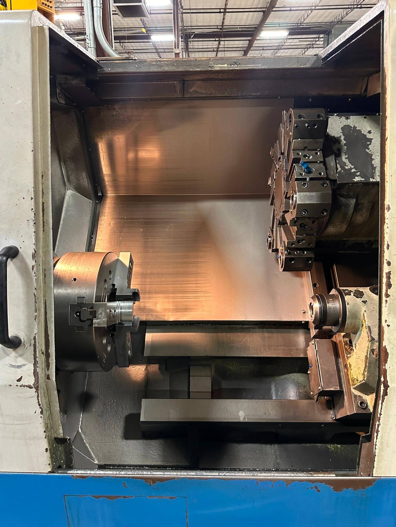 Doosan Daewoo Puma 300C CNC Lathe, 2005 - 15" Chuck, Chip Conveyor, Programmable Tailstock - Image 4