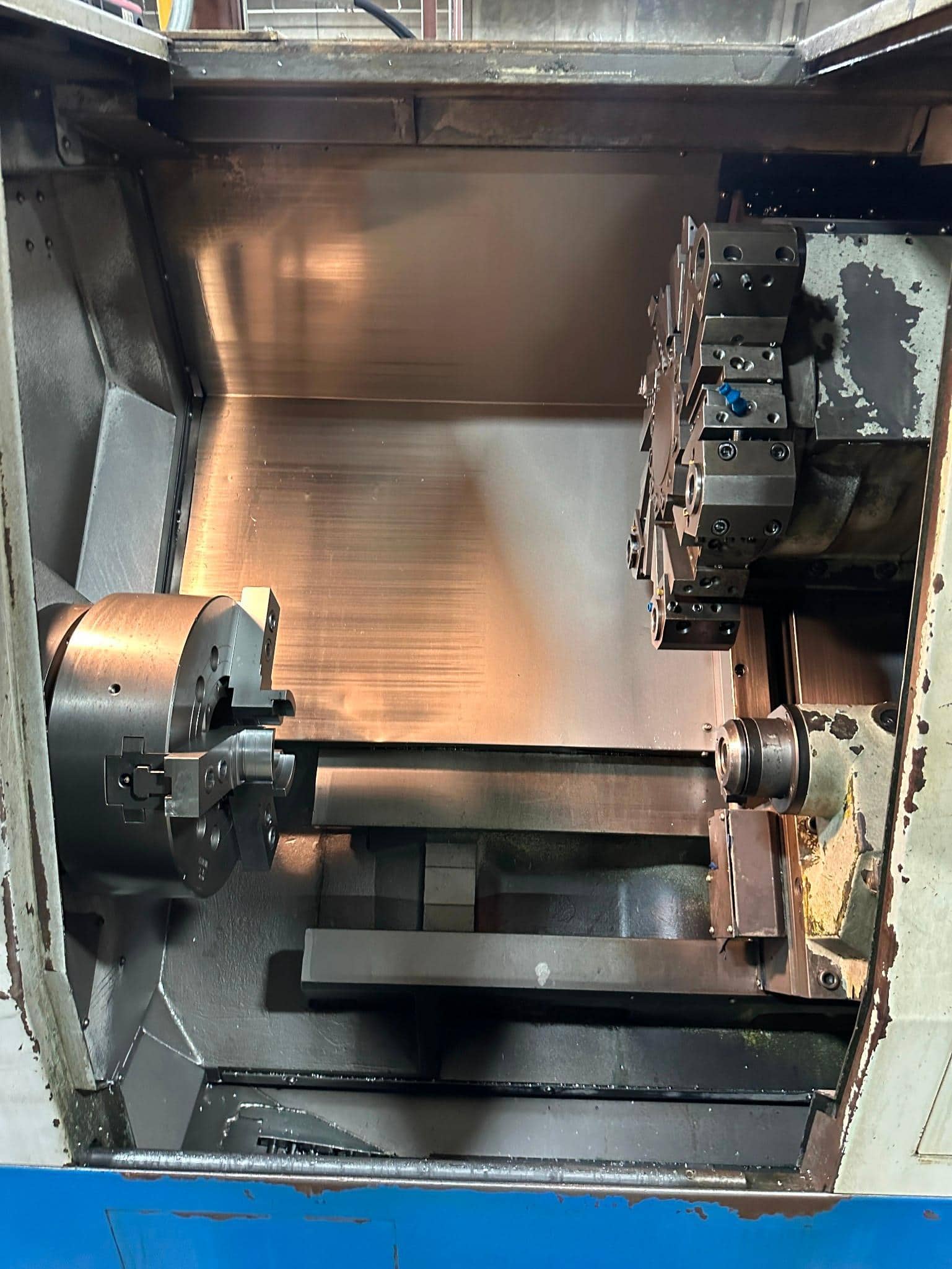 Doosan Daewoo Puma 300C CNC Lathe, 2005 - 15" Chuck, Chip Conveyor, Programmable Tailstock - Image 5
