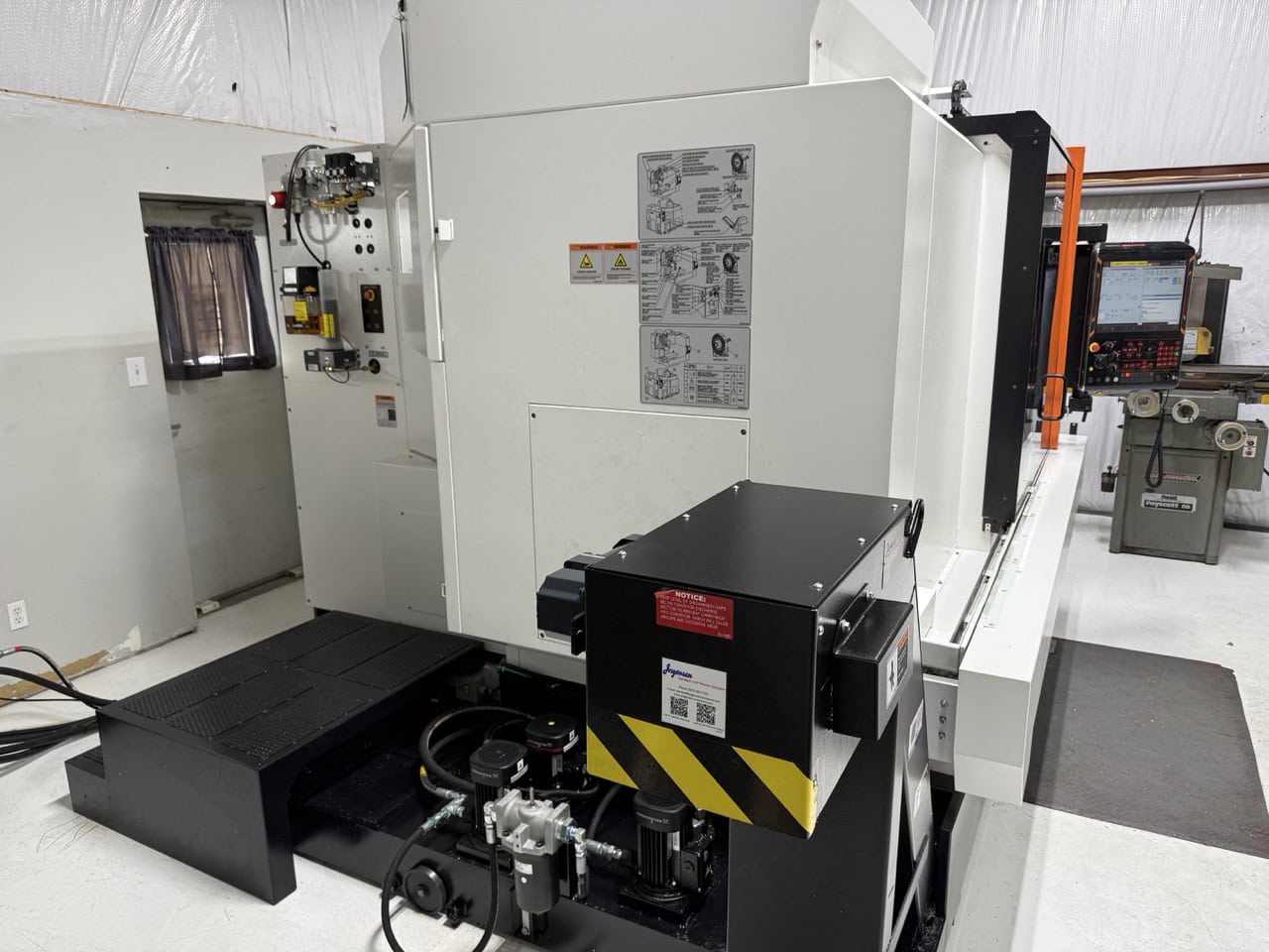 Mazak VCN 570C VMC, 2023 - Dual Probing Kit, Chip Conveyor, Thru Spindle Coolant, Mist Collector - Image 4