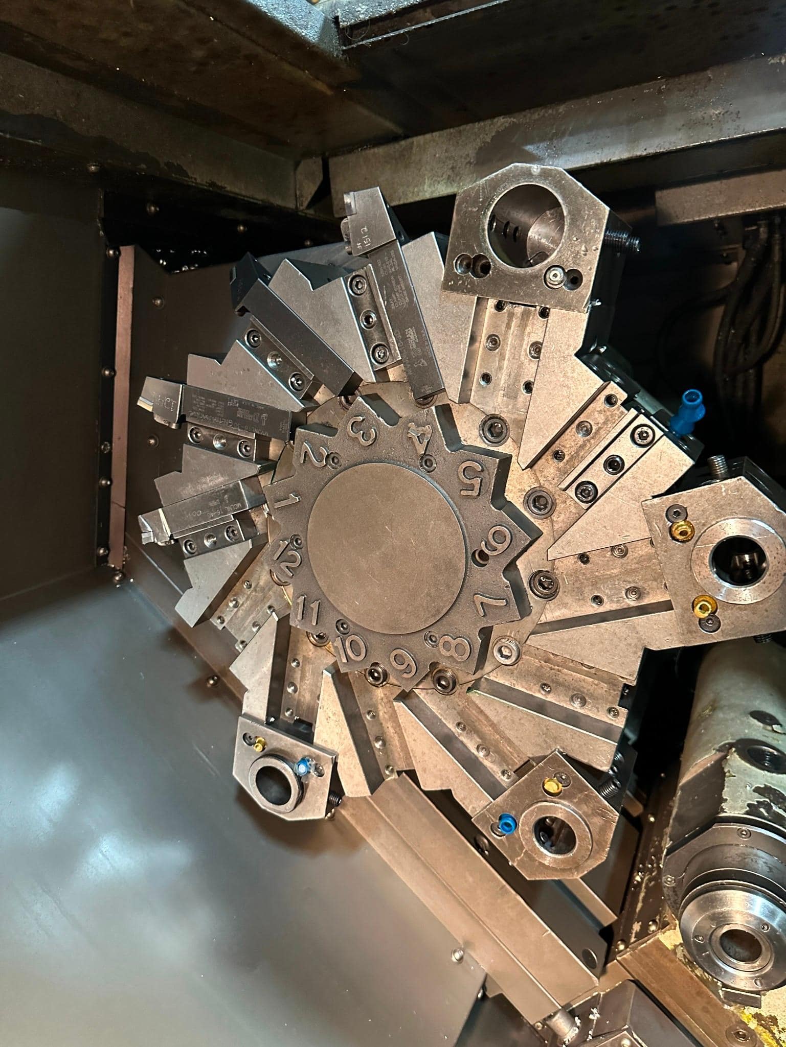 Doosan Daewoo Puma 300C CNC Lathe, 2005 - 15" Chuck, Chip Conveyor, Programmable Tailstock - Image 8