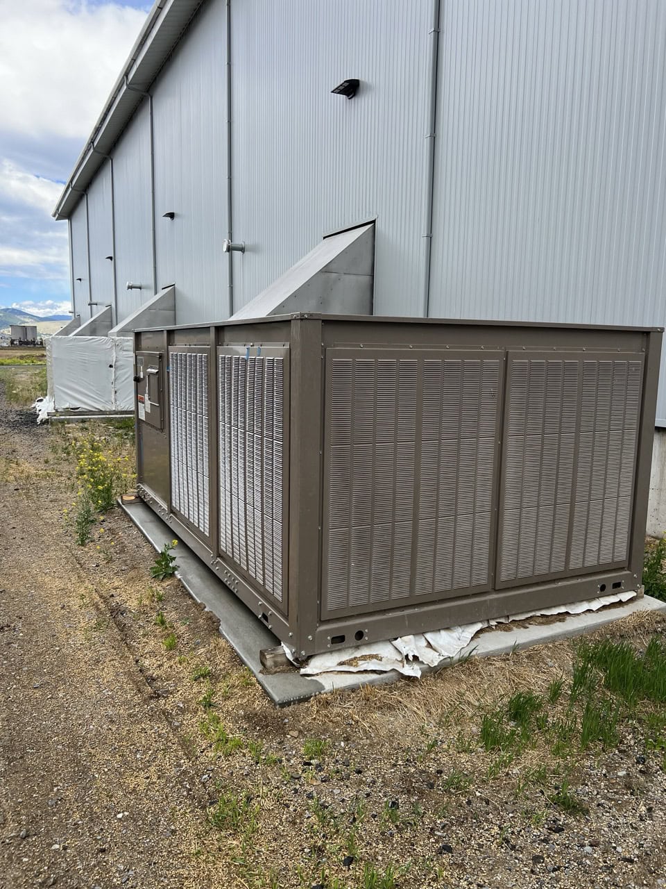 York YCUL0072EE 72-Ton Rooftop Air-Cooled Unit – Dual-Circuit R-410A Chiller (460V, 3-Phase, 2019)