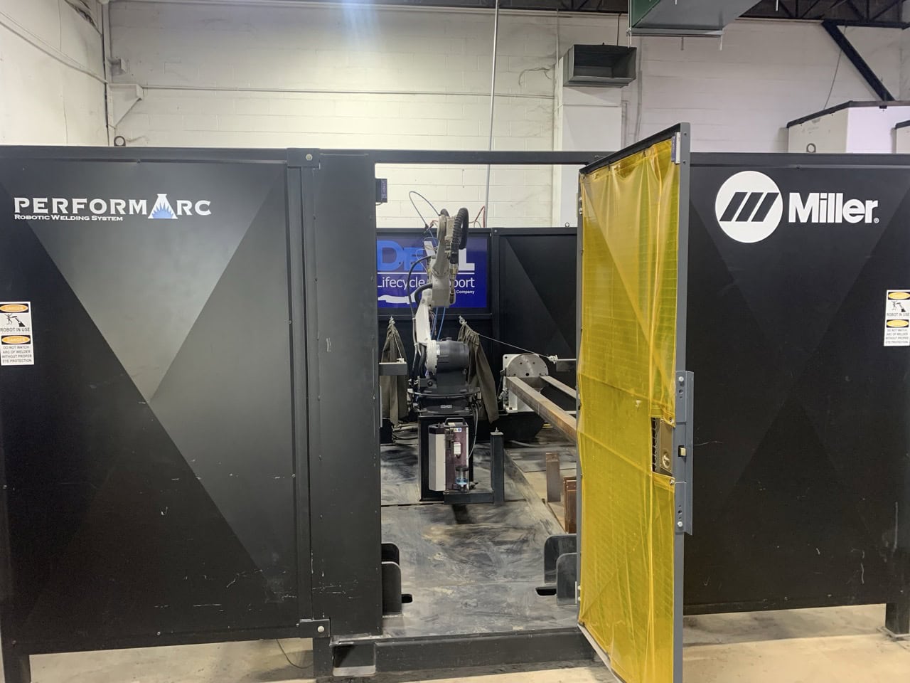 Miller Performarc PA1100SS (PA212S) Robotic Weld Cell, 2012 - Panasonic TAWERS TA-1900 Robot, 350 Amp Panasonic Dip Pulse HMIII350, Dual Light Curtains - Image 4