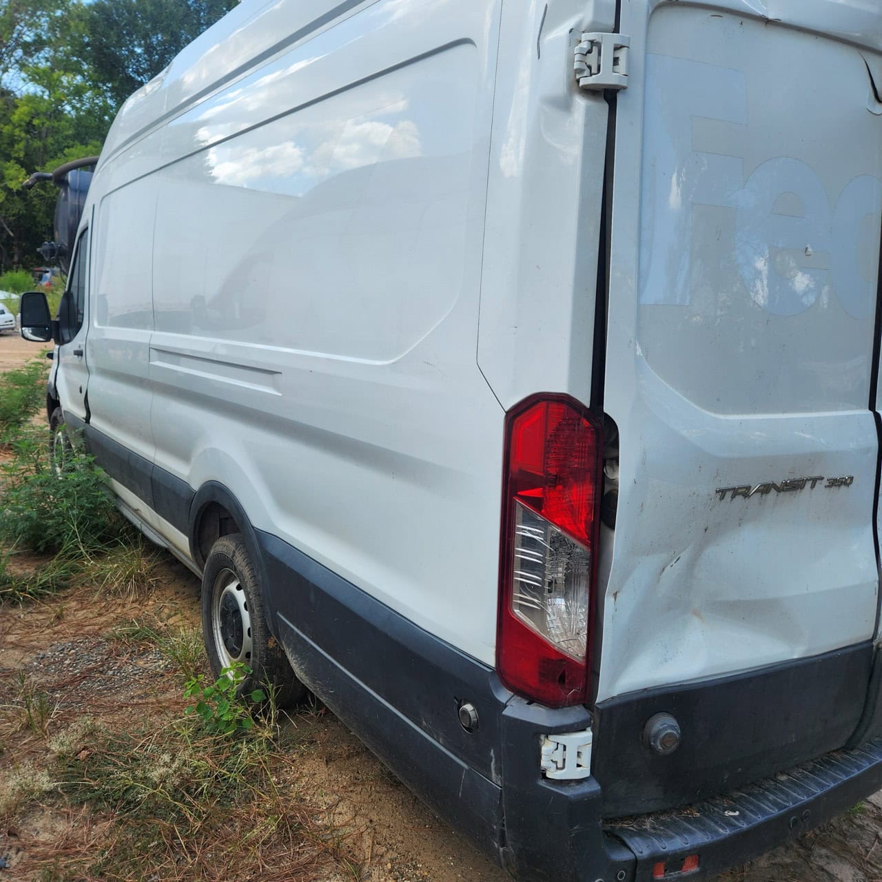 Ford E-350 W3X, 2020 – Cargo Van, 7,500 GVWR, Reliable Fleet Workhorse - Image 2