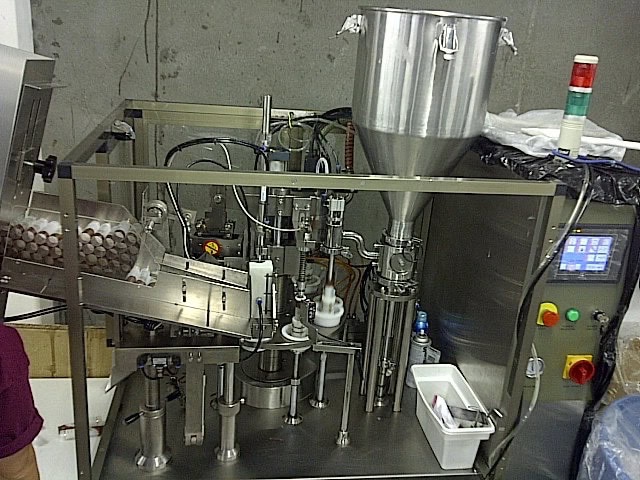 Rigao RGNF-30B Automatic Tube Filler and Sealer, 2008 - Image 8