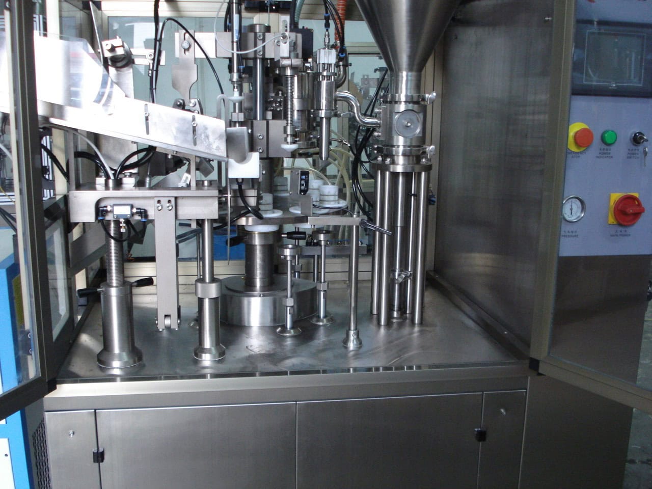 Rigao RGNF-30B Automatic Tube Filler and Sealer, 2008 - Image 9