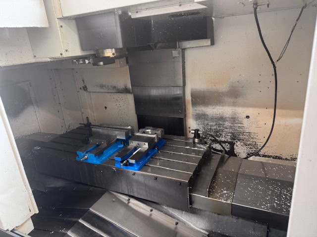 Mazak Nexus 510C VMC, 2006 - TSC, 12K RPM Spindle, Conveyor - Image 5