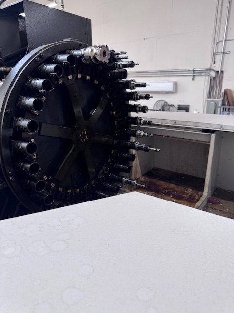 Mazak Nexus 510C VMC, 2006 - TSC, 12K RPM Spindle, Conveyor - Image 9