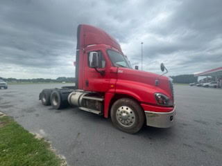Freightliner Cascadia 125 Day Cab, 2018 - Detroit DD15, 10-Speed Manual - Image 9
