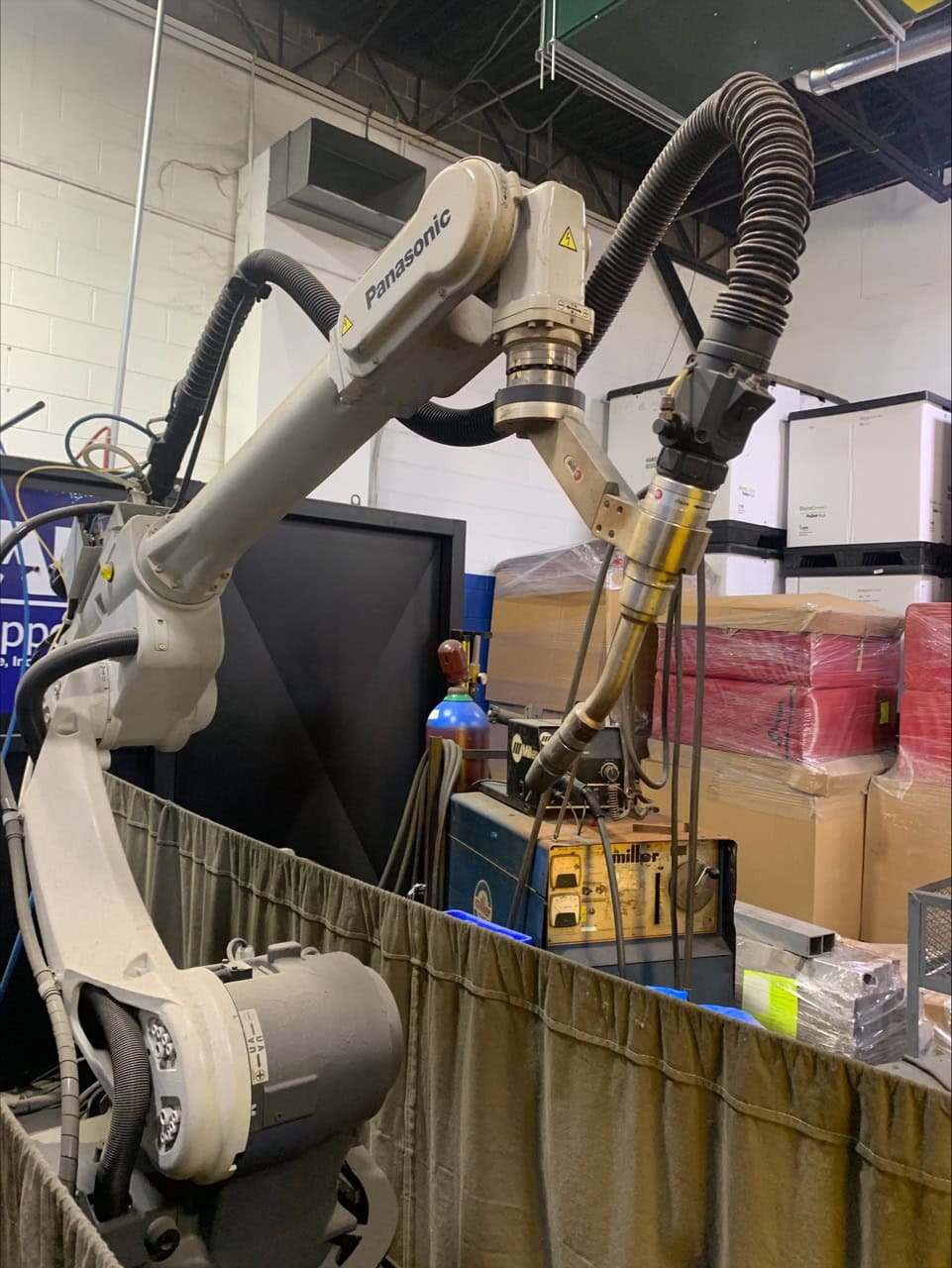Miller Performarc PA1100SS (PA212S) Robotic Weld Cell, 2012 - Panasonic TAWERS TA-1900 Robot, 350 Amp Panasonic Dip Pulse HMIII350, Dual Light Curtains - Image 16