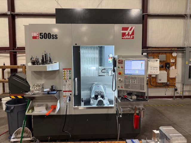 Haas UMC-500SS 5 Axis UMC, 2023 - TSC, Chip Conveyor, Probe