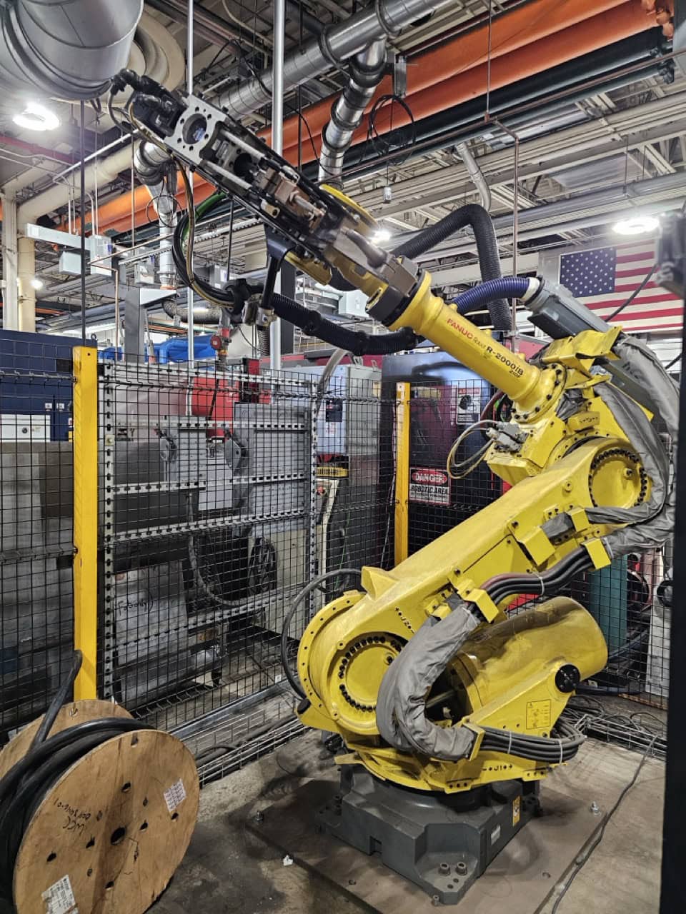FANUC R-2000iB/210F Robot, 2015 - Milco Spot Weld Gun, Integrated Tolomatic IMA33 Servo, Reidel Chiller - Image 2