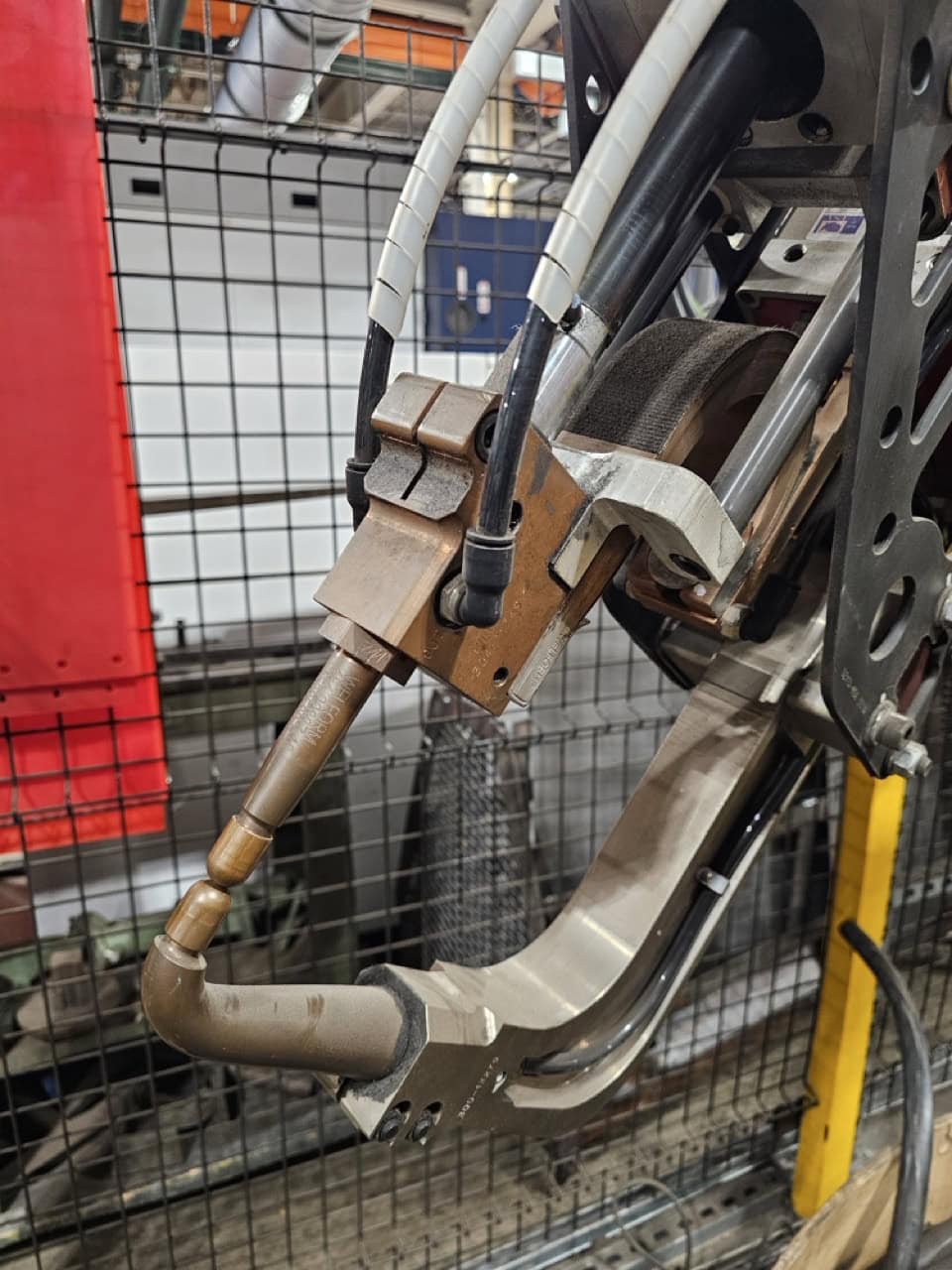 FANUC R-2000iB/210F Robot, 2015 - Milco Spot Weld Gun, Integrated Tolomatic IMA33 Servo, Reidel Chiller - Image 3