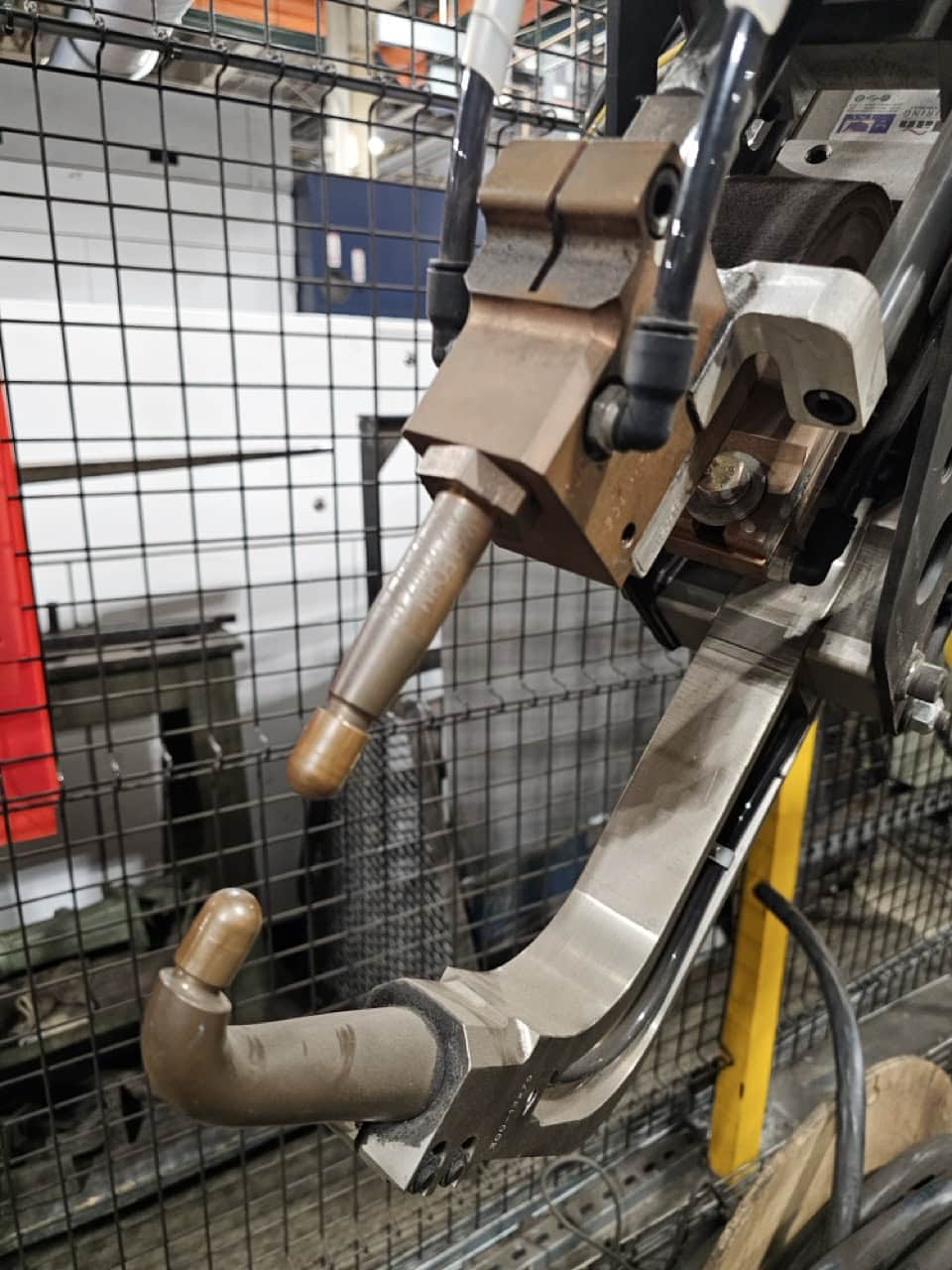 FANUC R-2000iB/210F Robot, 2015 - Milco Spot Weld Gun, Integrated Tolomatic IMA33 Servo, Reidel Chiller - Image 4