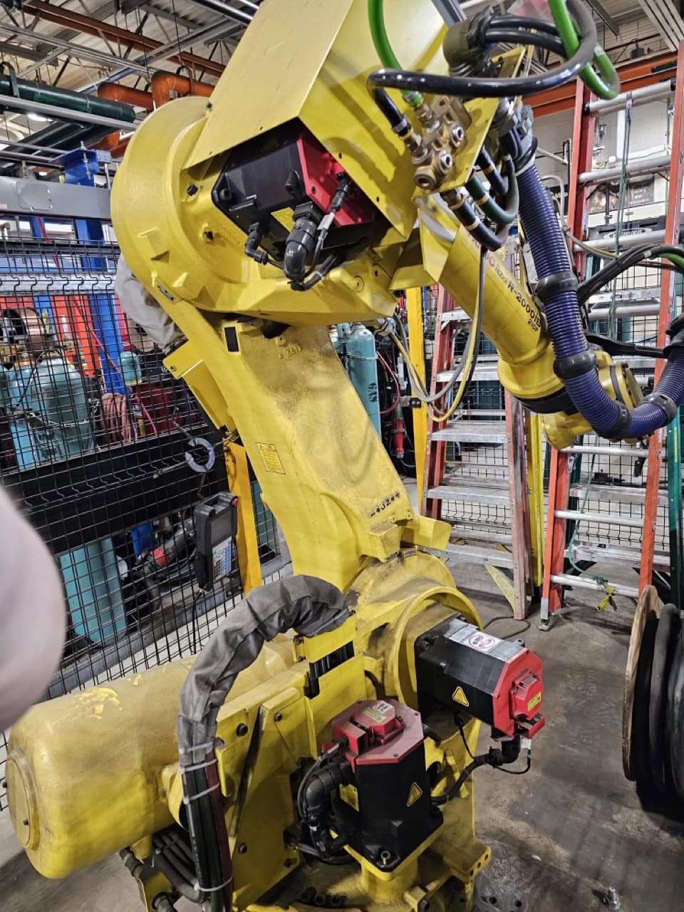FANUC R-2000iB/210F Robot, 2015 - Milco Spot Weld Gun, Integrated Tolomatic IMA33 Servo, Reidel Chiller - Image 11