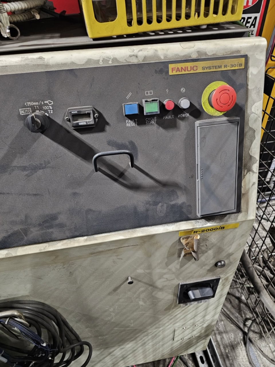 FANUC R-2000iB/210F Robot, 2015 - Milco Spot Weld Gun, Integrated Tolomatic IMA33 Servo, Reidel Chiller - Image 18