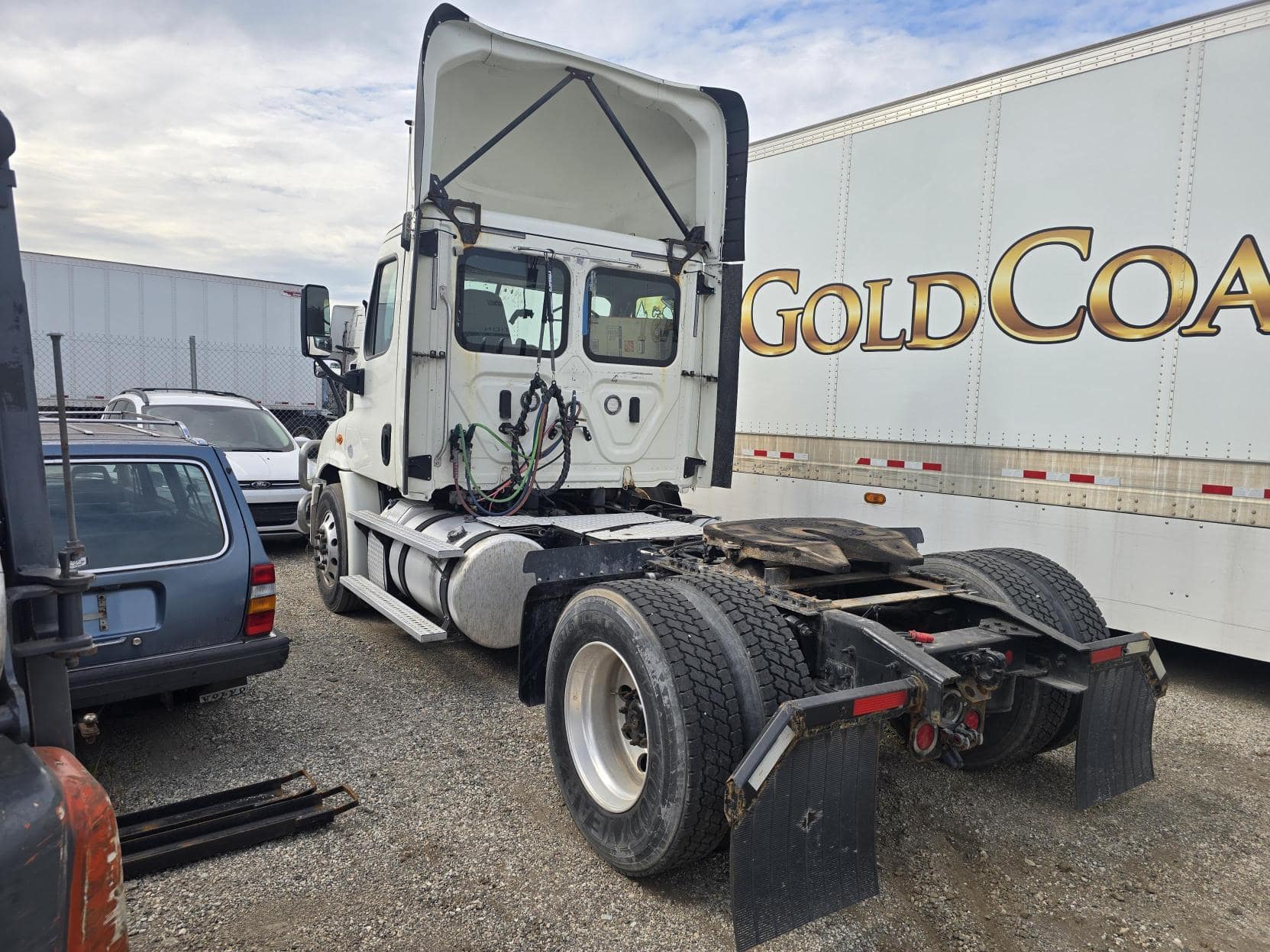 Freightliner X11342ST Day Cab; 2018 – DD13 / 450 HP / 65,000 lb GVW - Image 4