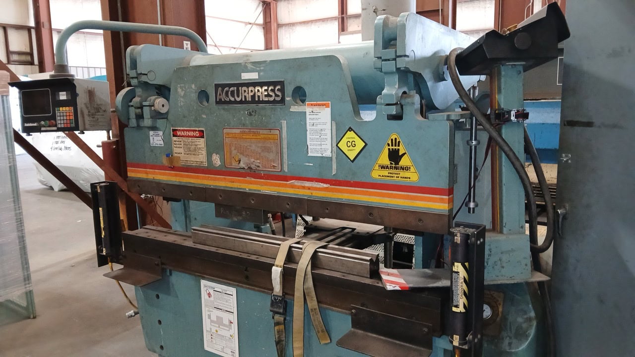 60 Ton x 6', Accurpress, 7606, Hydraulic Press Brake, 1995 - CNC Backguage, Tooling and Cabinet Included