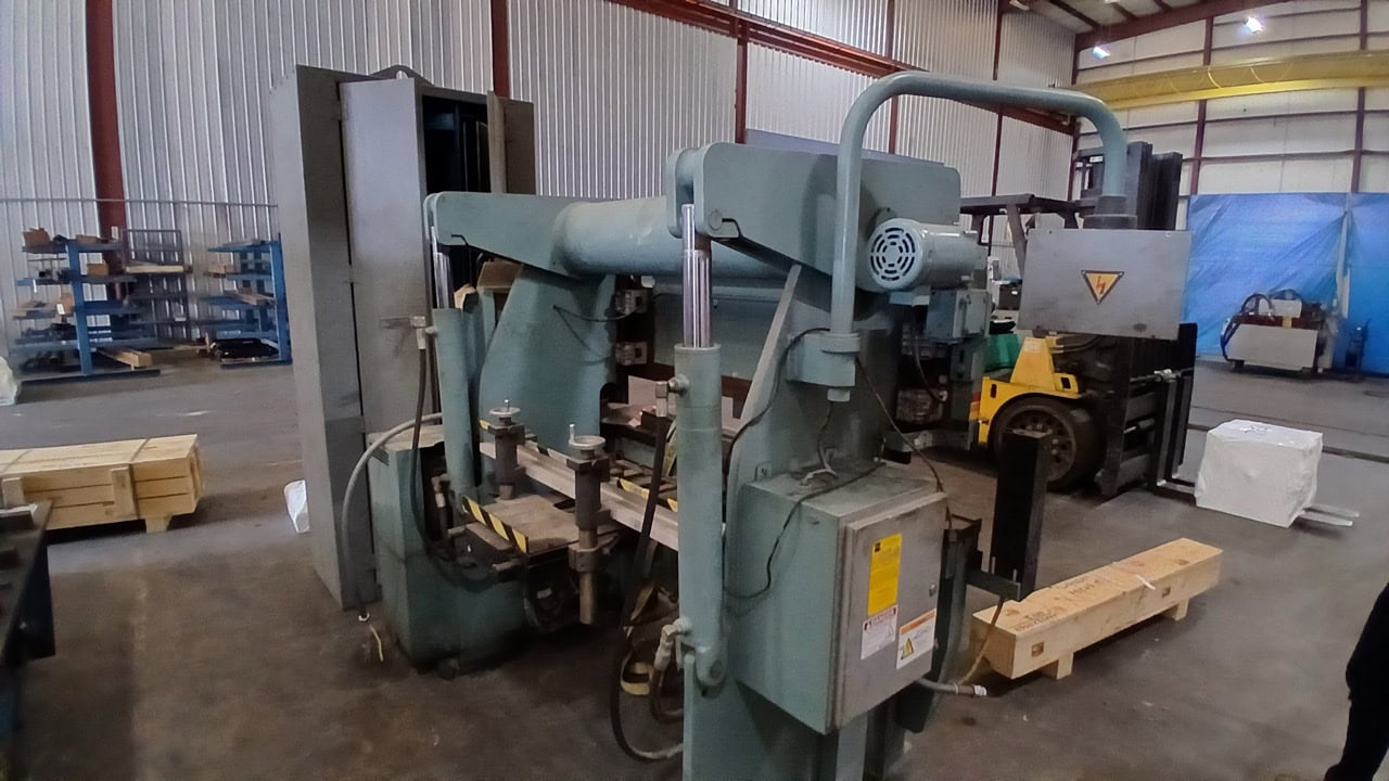 60 Ton x 6', Accurpress, 7606, Hydraulic Press Brake, 1995 - CNC Backguage, Tooling and Cabinet Included - Image 4