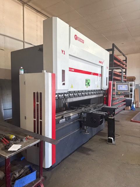 135 Ton X 10' Dener SX 30135 Hydraulic Press Brake, 2022 - Tooling Included - Image 3
