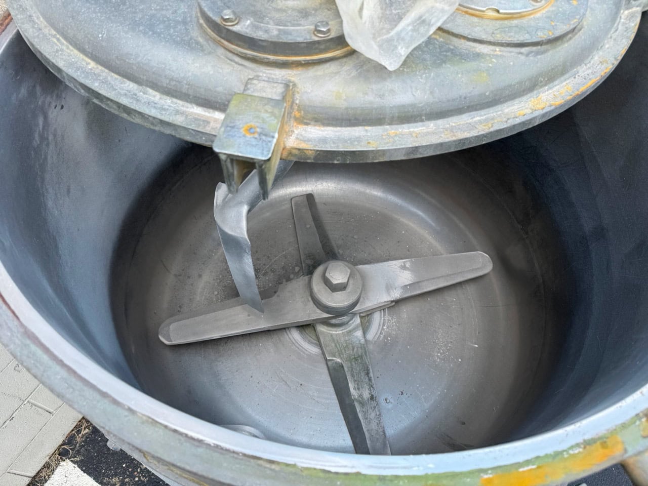 Koehring Prodex 1500-Gallon Jacketed Mixer with Westinghouse 100HP Multispeed Motor - Image 4