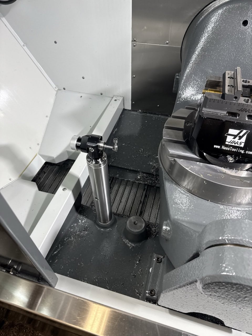 Haas UMC-500SS 5 Axis UMC, 2023 - TSC, Chip Conveyor, Probe - Image 13