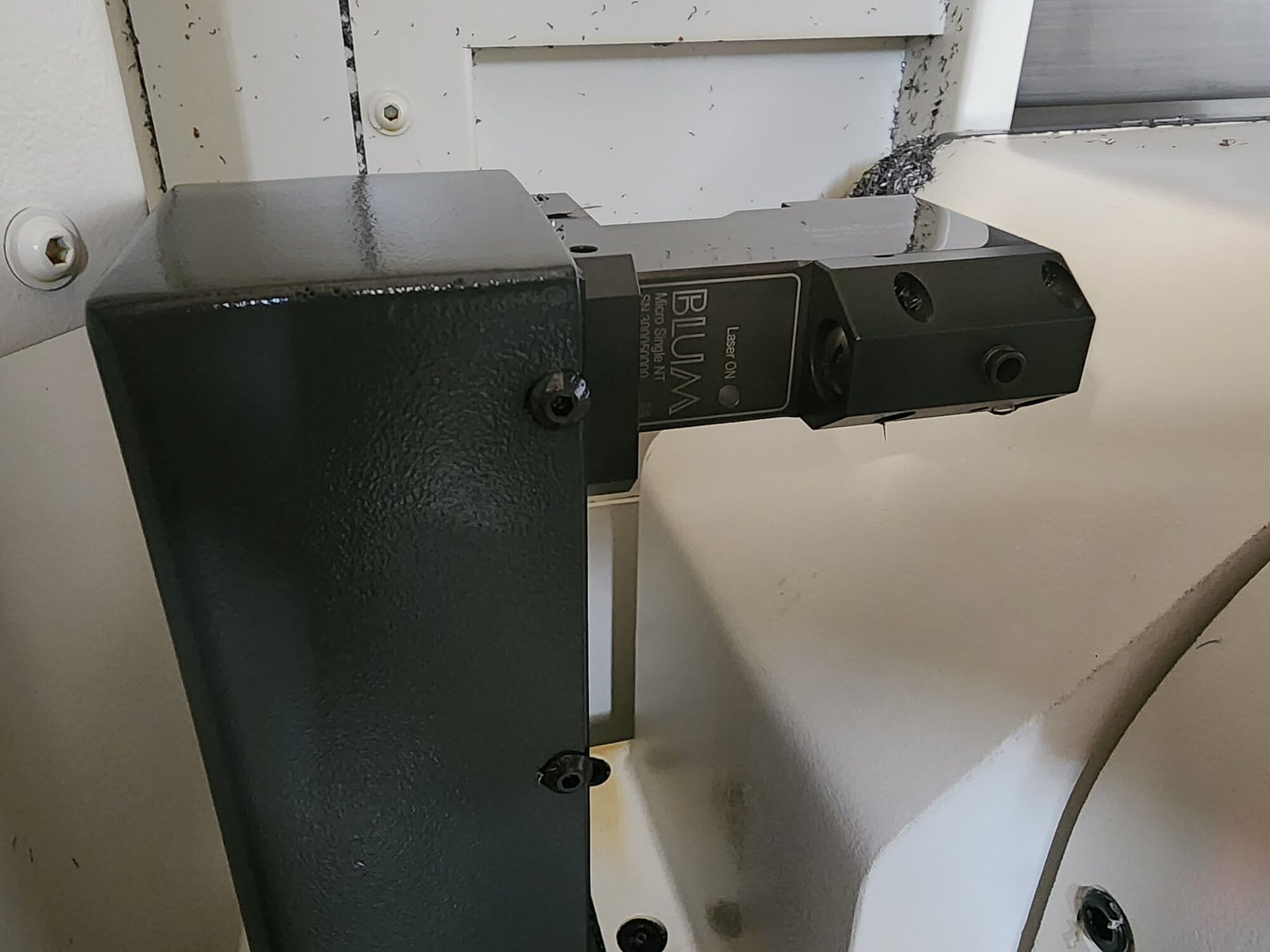 Okuma Genos M460V-5AX 5-Axis CNC VMC, 2021 - Robot Loader, Chip Conveyor, Mist Collector - Image 13