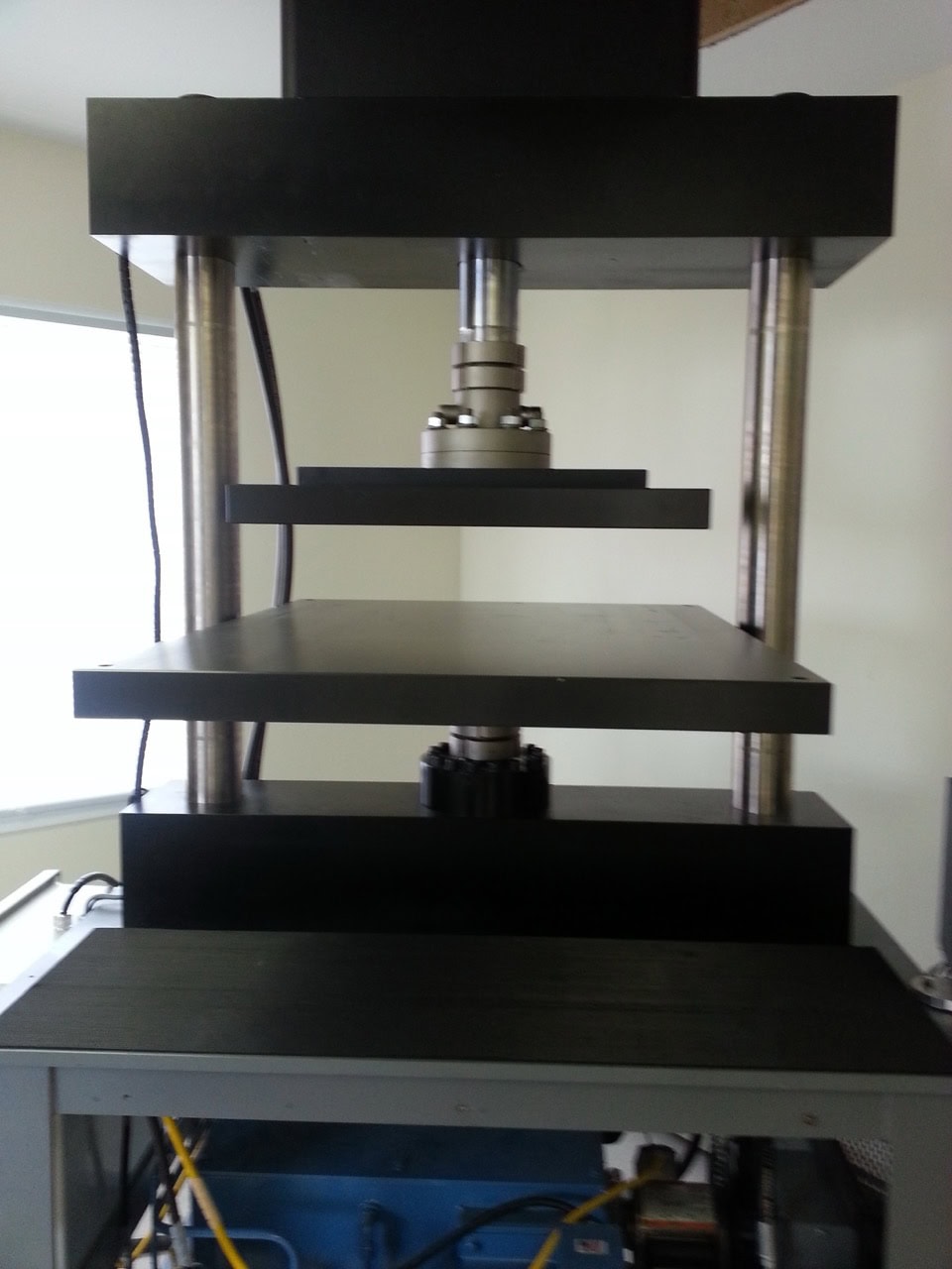 Admet ExPress 600kN Top Acting Servo-Hydraulic Testing System, 2018 - Image 2