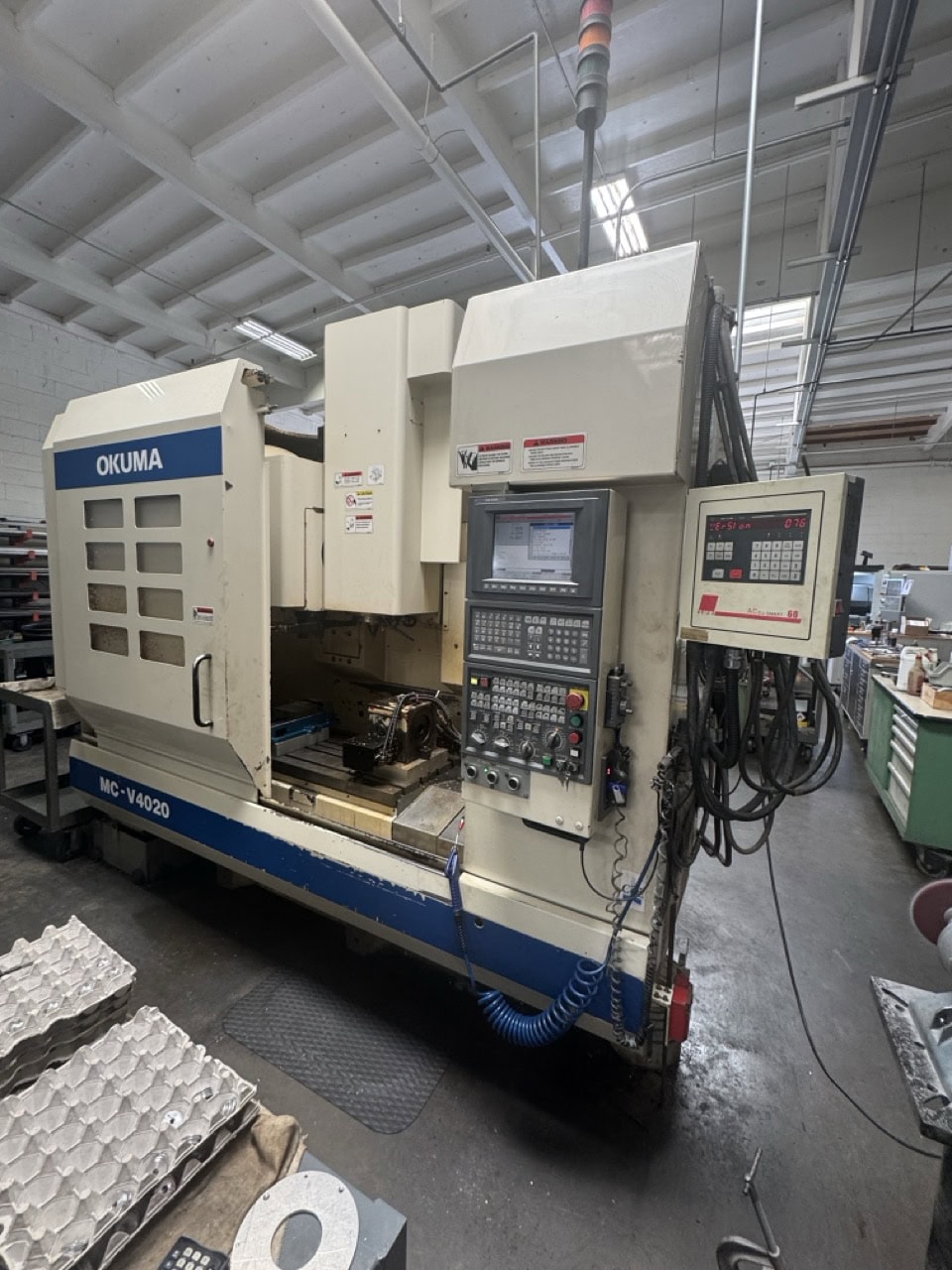 Okuma MC-V4020 VMC, 2005 - 4th Axis Rotary, Chip Conveyor