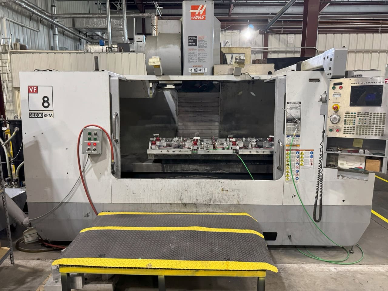 Haas VF-8D VMC, 2005 - 30K RPM, Chip Auger