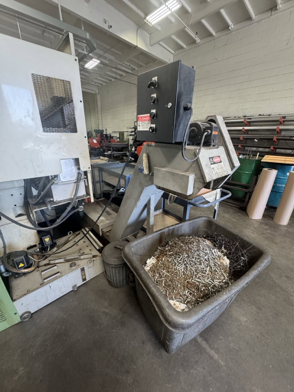 Okuma MC-V4020 VMC, 2005 - 4th Axis Rotary, Chip Conveyor - Image 7