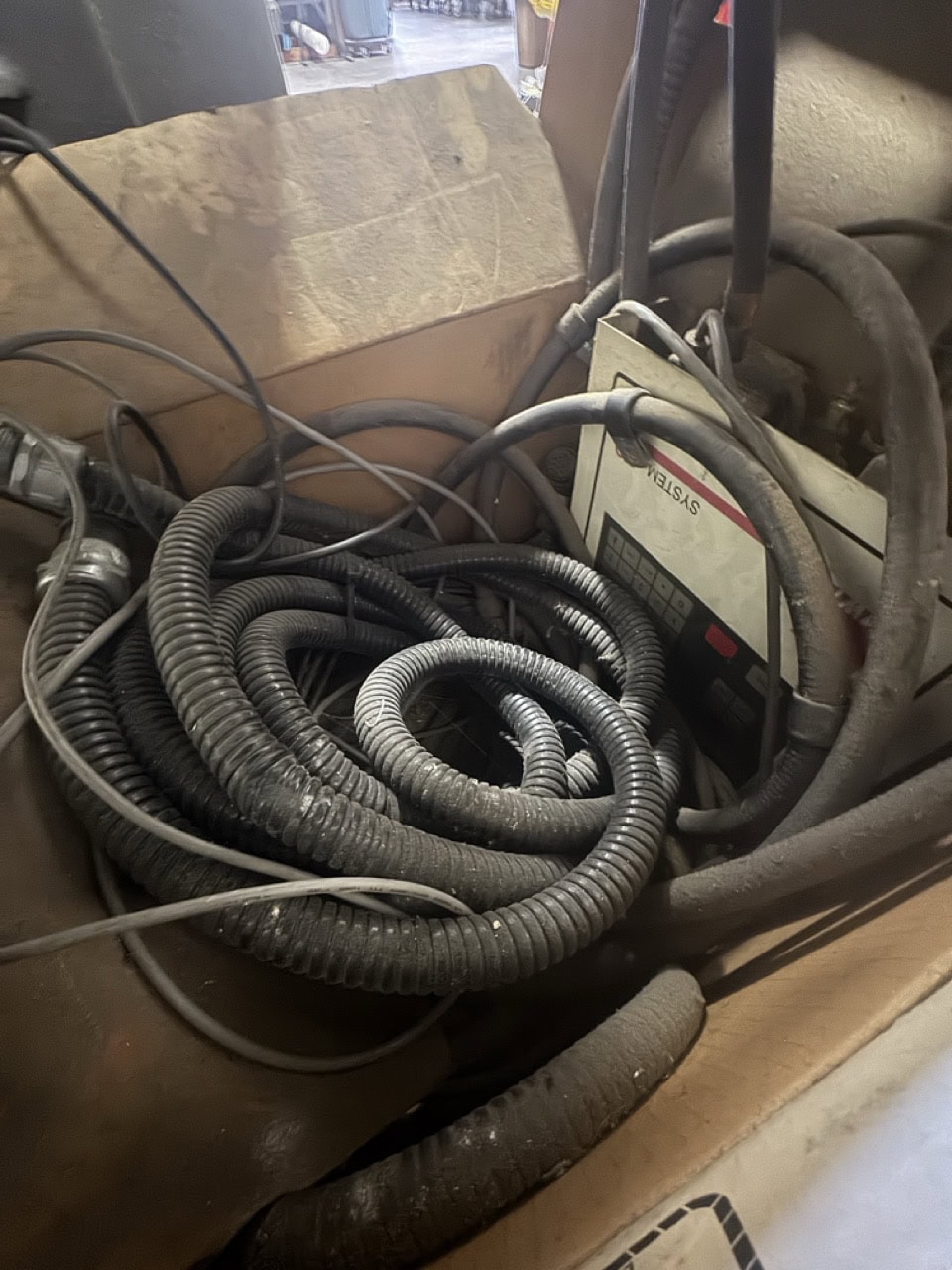 Okuma MC-V4020 VMC, 2005 - 4th Axis Rotary, Chip Conveyor - Image 8