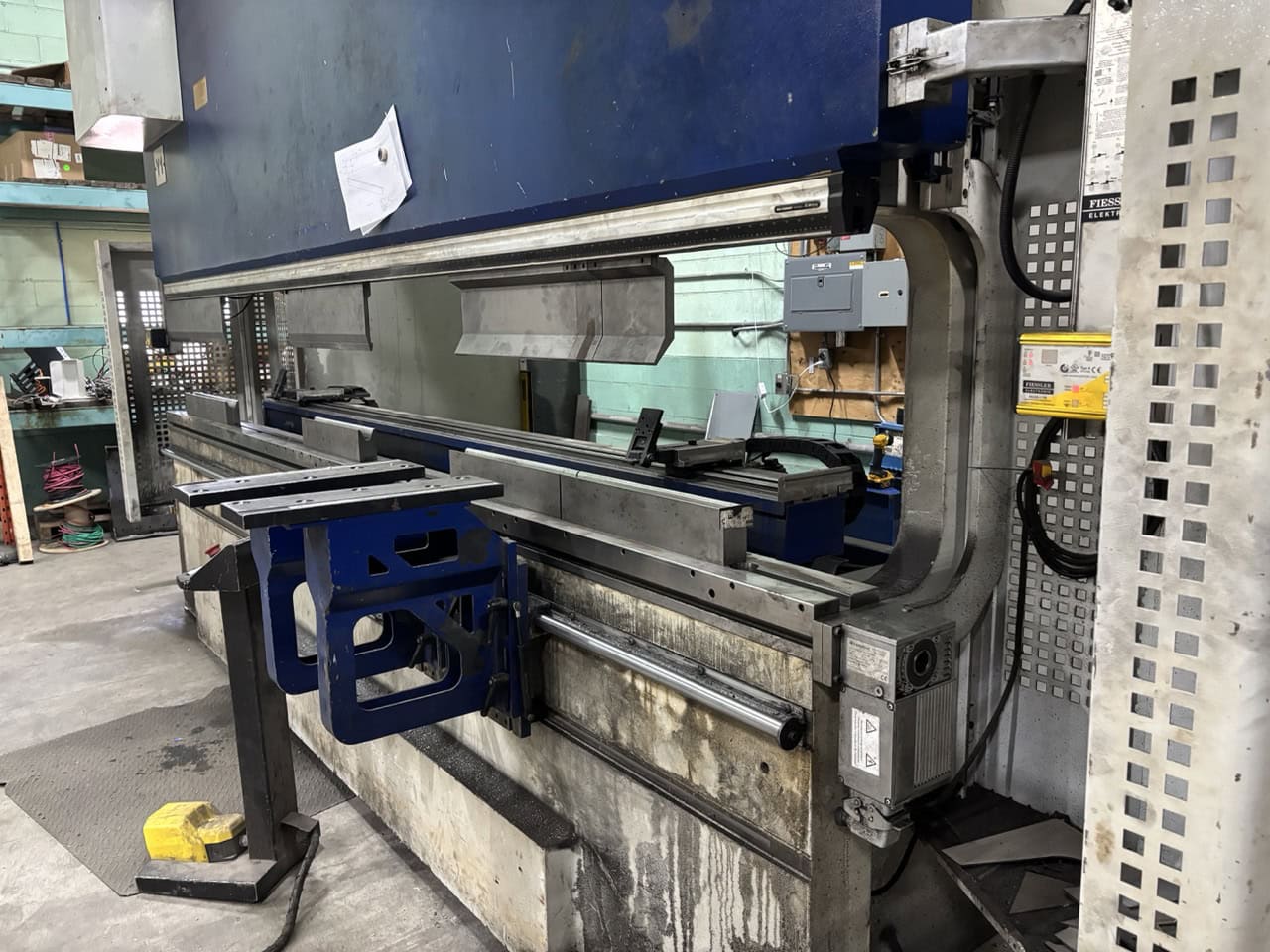 400 Ton x 13' MVD Wysong CNC Press Brake, 2019 - 4 Axis Backgauge - Image 4