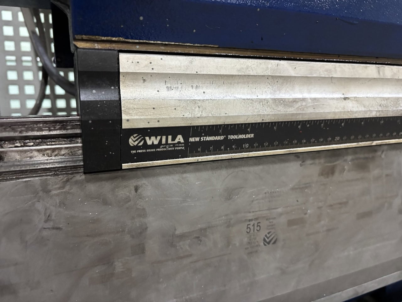 400 Ton x 13' MVD Wysong CNC Press Brake, 2019 - 4 Axis Backgauge - Image 8