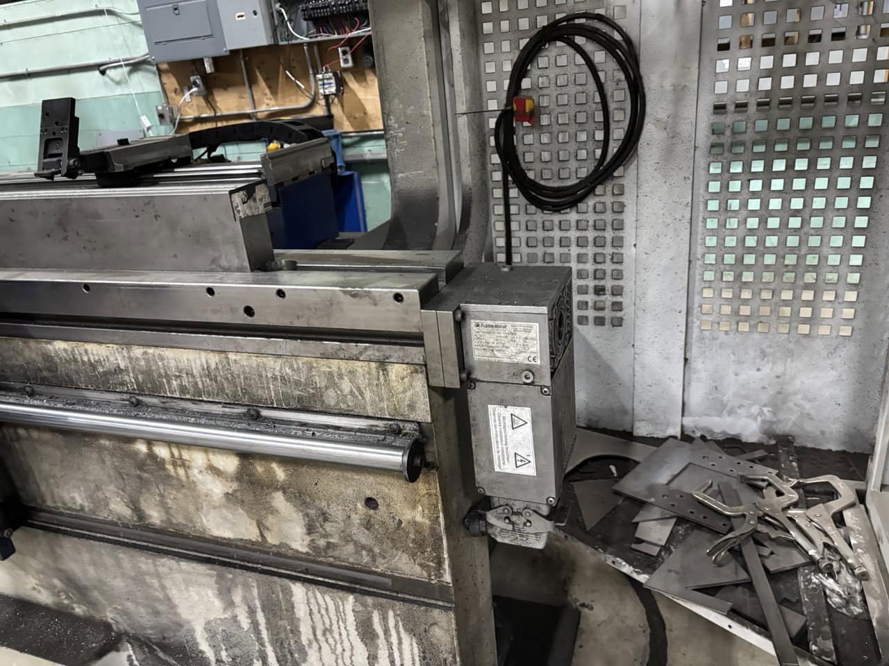 400 Ton x 13' MVD Wysong CNC Press Brake, 2019 - 4 Axis Backgauge - Image 9