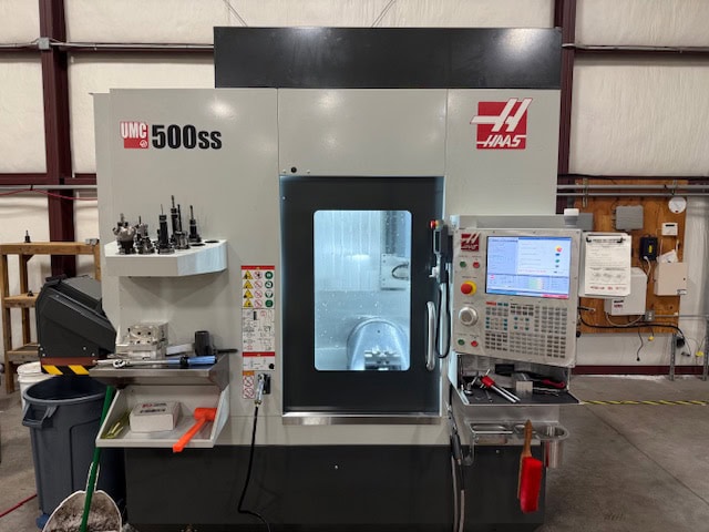 Haas UMC-500SS 5 Axis UMC, 2023 - TSC, Chip Conveyor, Probe - Image 2