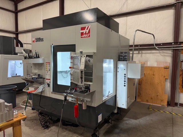 Haas UMC-500SS 5 Axis UMC, 2023 - TSC, Chip Conveyor, Probe - Image 4