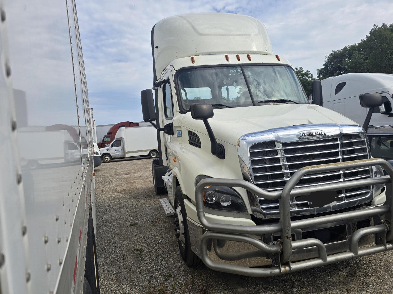 Freightliner X11342ST Day Cab; 2018 – DD13 / 450 HP / 65,000 lb GVW - Image 2