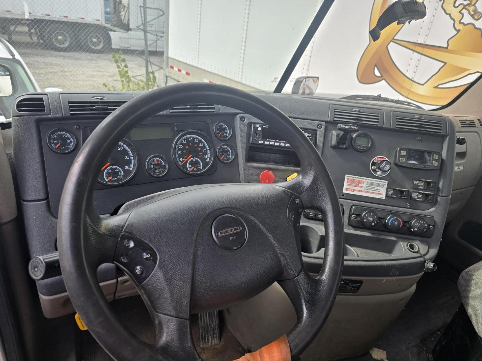 Freightliner X11342ST Day Cab; 2018 – DD13 / 450 HP / 65,000 lb GVW - Image 3