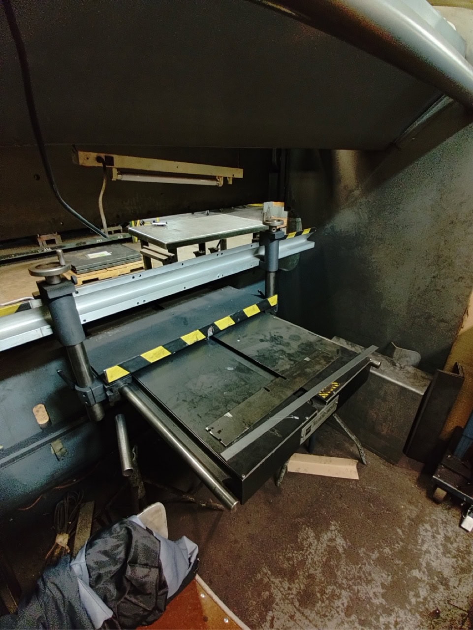 100 Ton x 8' Piranha Pro 2 CNC Hydraulic Press Brake, 2006 - Backgauge, Delem CNC Control, Foot Pedal - Image 3