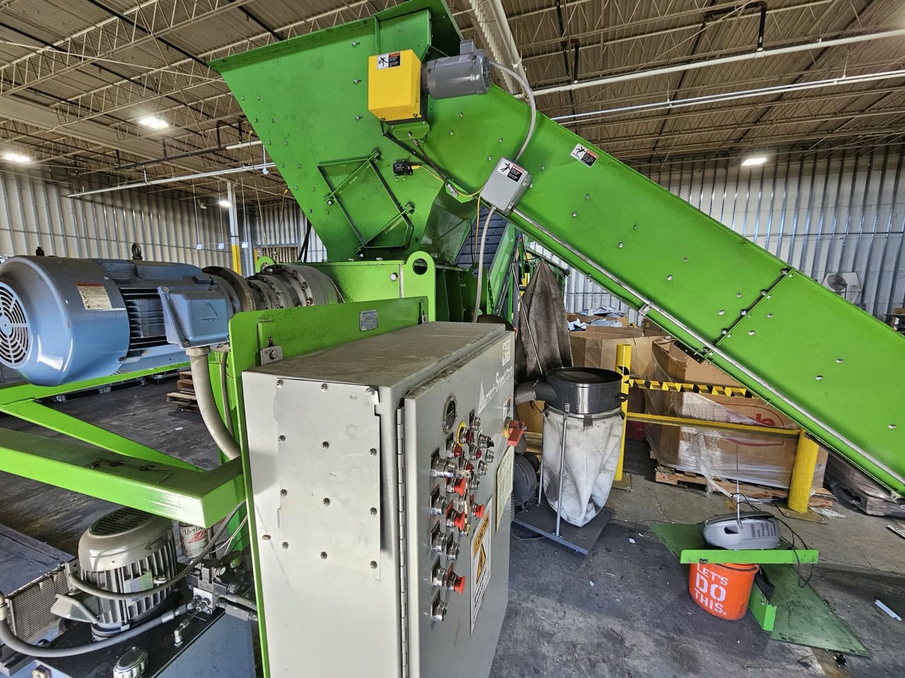 Ameri-Shred AMS-21030-PT Shredder, 2015 - Set up for Plastics. - Image 3