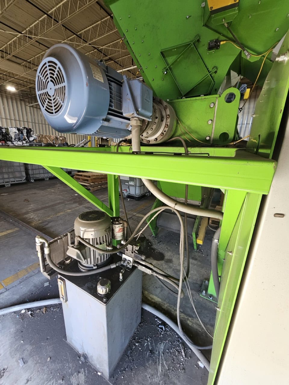 Ameri-Shred AMS-21030-PT Shredder, 2015 - Set up for Plastics. - Image 12