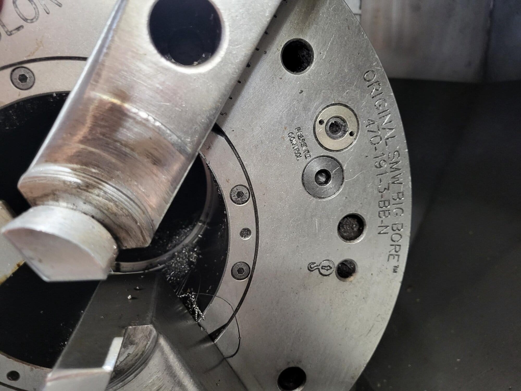 Haas ST-40 Big Bore CNC Lathe, 2013 - Chip Conveyor, 18.5" SMW Autoblok Chuck - Image 16